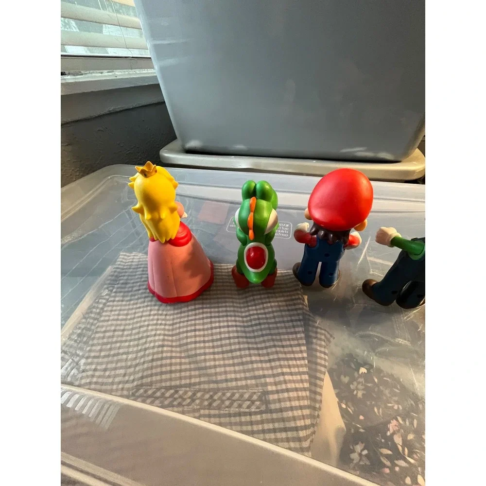 Nintendo Super‎ Mario Bros Action Figure Lot Mario Luigi Peach Yoshi Bowser 5pc